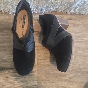 Clarks Sashlin Fiona Ankle Booties Heels boots Womens Size 8.5 Black Leather